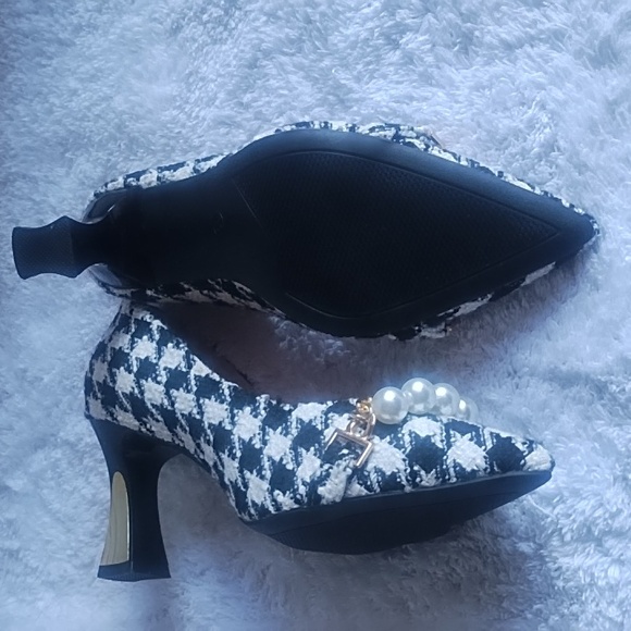 Closed toe Herringbone pumps - Picture 8 of 8